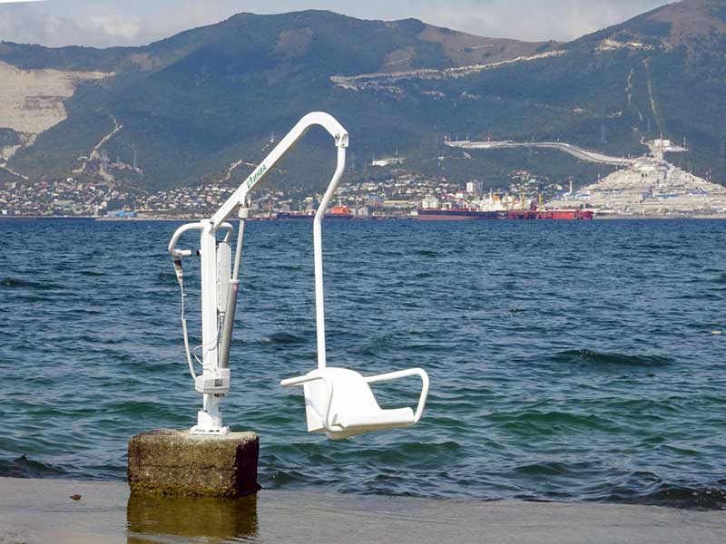 инклюзивный плаж в Новороссийске Черное море пляж для инвалидов